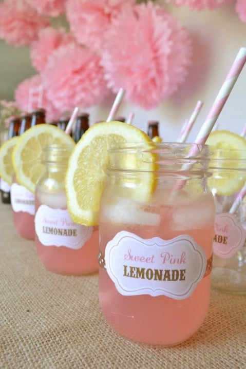 Serve DIY Mason Jar Lemonade and Amaze Your Friends Serve DIY Mason Jar Lemonade and Amaze Your Friends - 35 Summery DIY Projects And Activities For The Best Summer Ever
