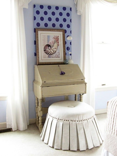 No Sew Ottoman - 30 Extremely Creative No-Sew DIY Projects