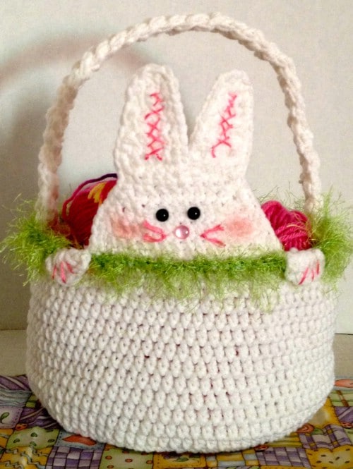 Crocheted Easter Basket - 80 Fabulous Easter Decorations You Can Make Yourself