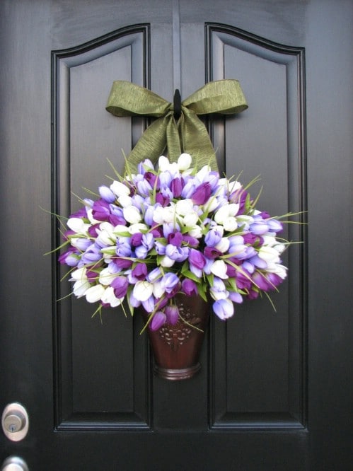 Tulip Door DÃ©cor - 80 Fabulous Easter Decorations You Can Make Yourself