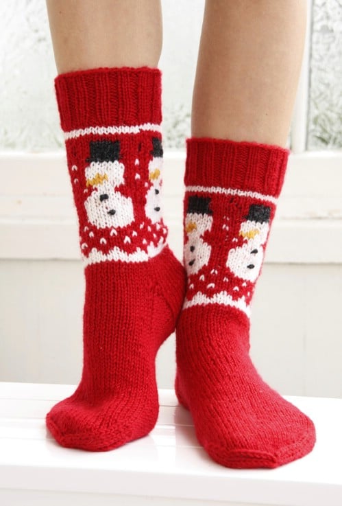 16 Adorable Knitted Christmas Socks and Gloves With Free Patterns