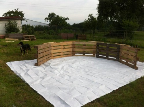 How Make Your Own Pallet Pool – Beat the Heat and Splash Around in Style! - Step 1