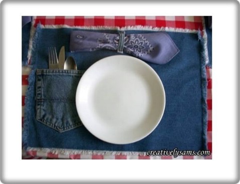 Make these adorable denim placemats.