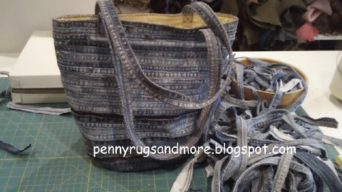 Make a denim bag out of seams.