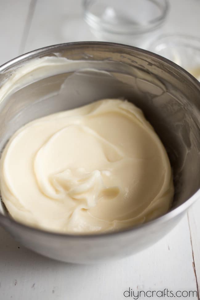 Cream cheese frosting.
