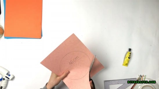 Steps - How to Make a Stunning Flowery Wreath Out of Nothing More Than Paper