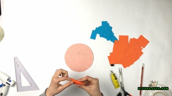 Steps - How to Make a Stunning Flowery Wreath Out of Nothing More Than Paper