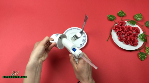 Gluing the fork to the floating cup