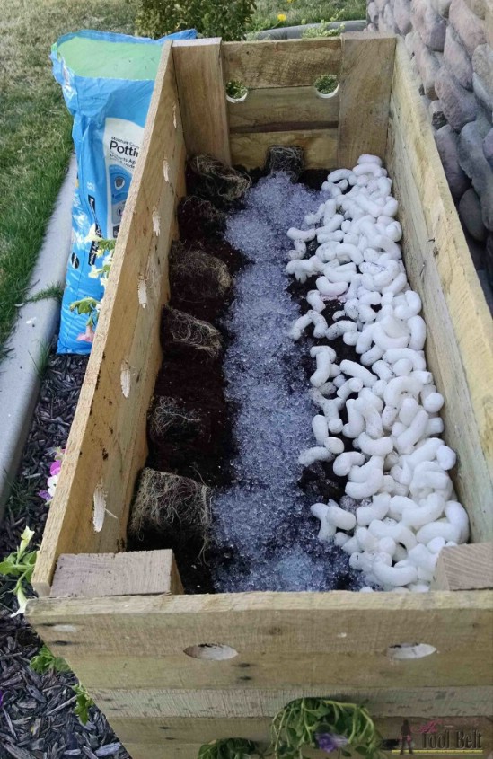 Steps on how to do the DIY Recycled Pallet Planter