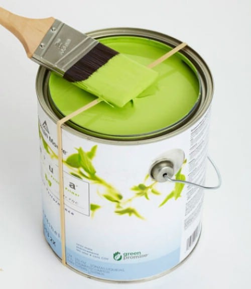 Keep Paint Cans Clean With Rubber Bands