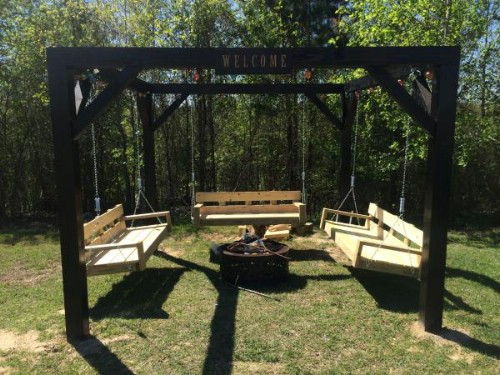 Exciting Outdoor DIY: Brilliant Swinging Benches for 