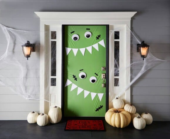 15 DIY Halloween Door Decor Ideas