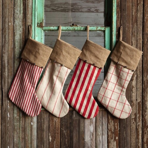 16 Rustic Farmhouse Inspired DIY Christmas Decoration Ideas