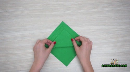 5 Festive DIY Christmas Napkin Designs With Simple Video Instructions ...