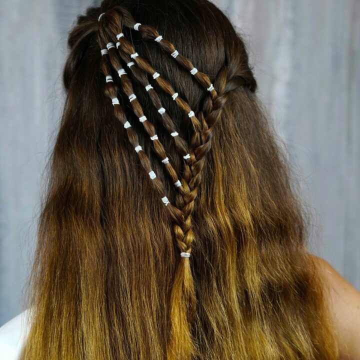 Playful Waterfall Bubble Half-Updo 2 Waterfall Bubble Braids Hairstyle