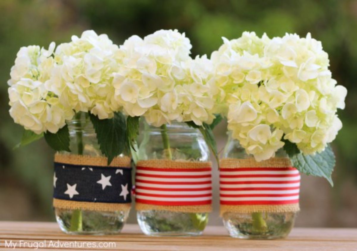 Super Simple Patriotic Mason Jars